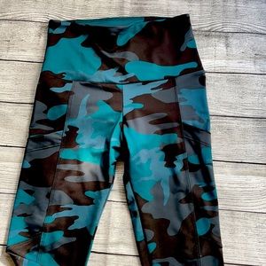 Onzie High Waist Camo Leggings With Pockets